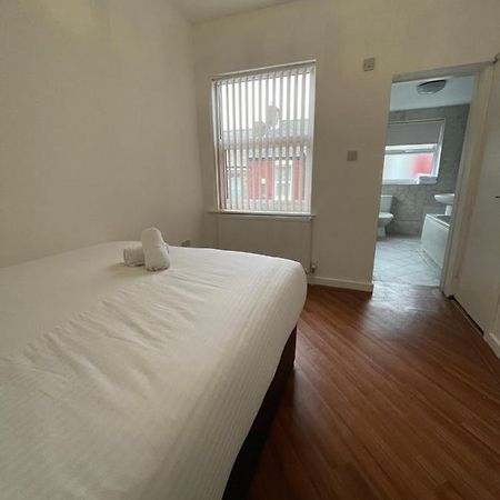 Ryan Air I Bnb - 2 Bedroom House With Free Parking 리버풀 외부 사진