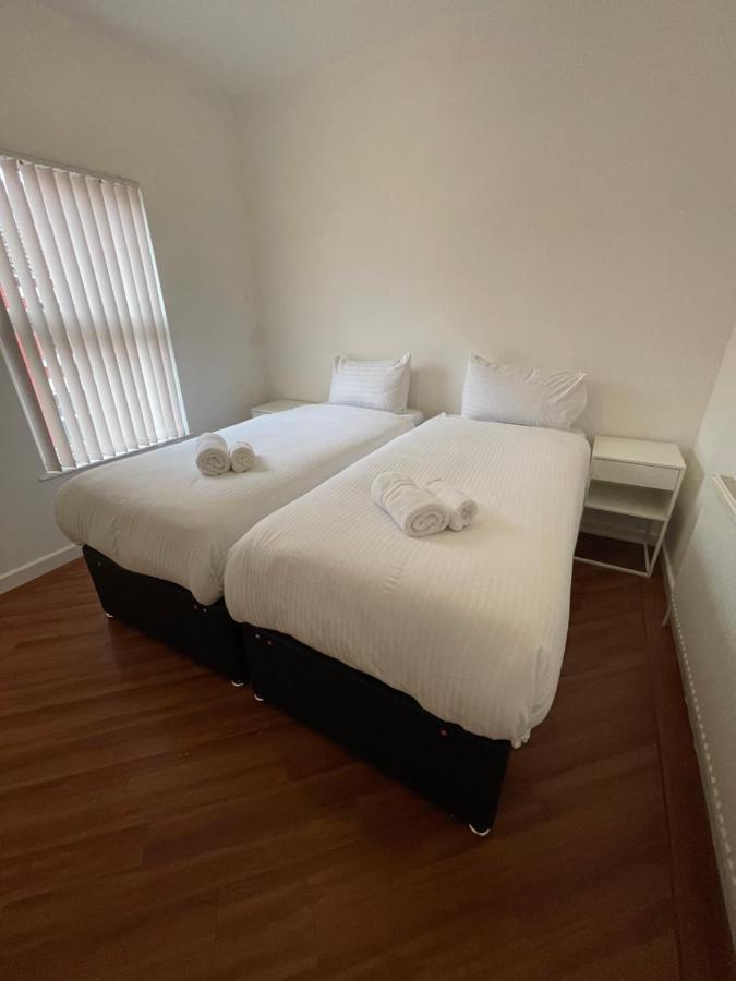 Ryan Air I Bnb - 2 Bedroom House With Free Parking 리버풀 외부 사진